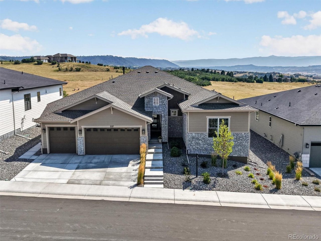227 Scrubjay Ln