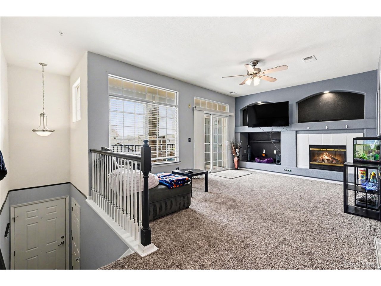 494 Black Feather Loop 112