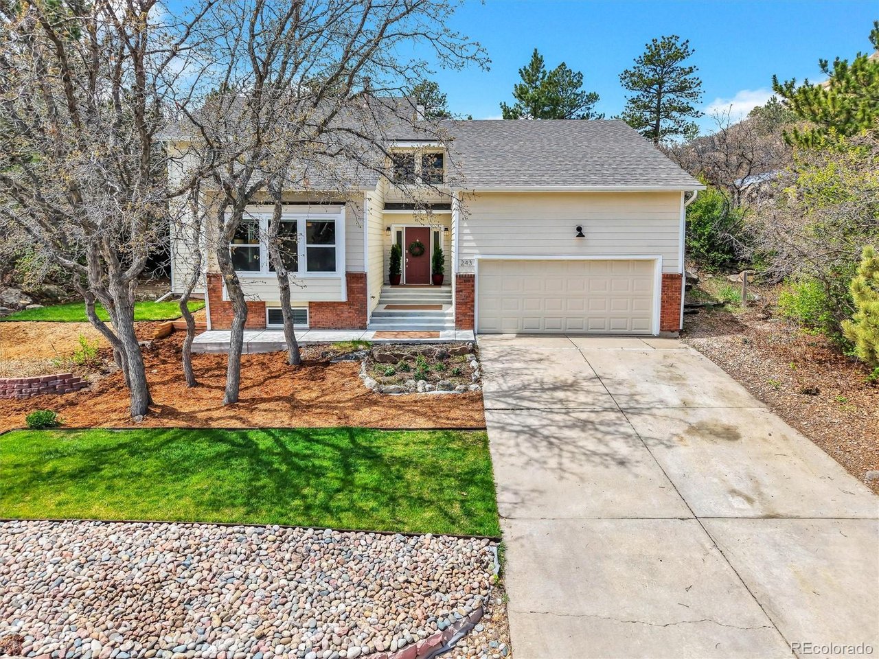 243 Dawson Dr