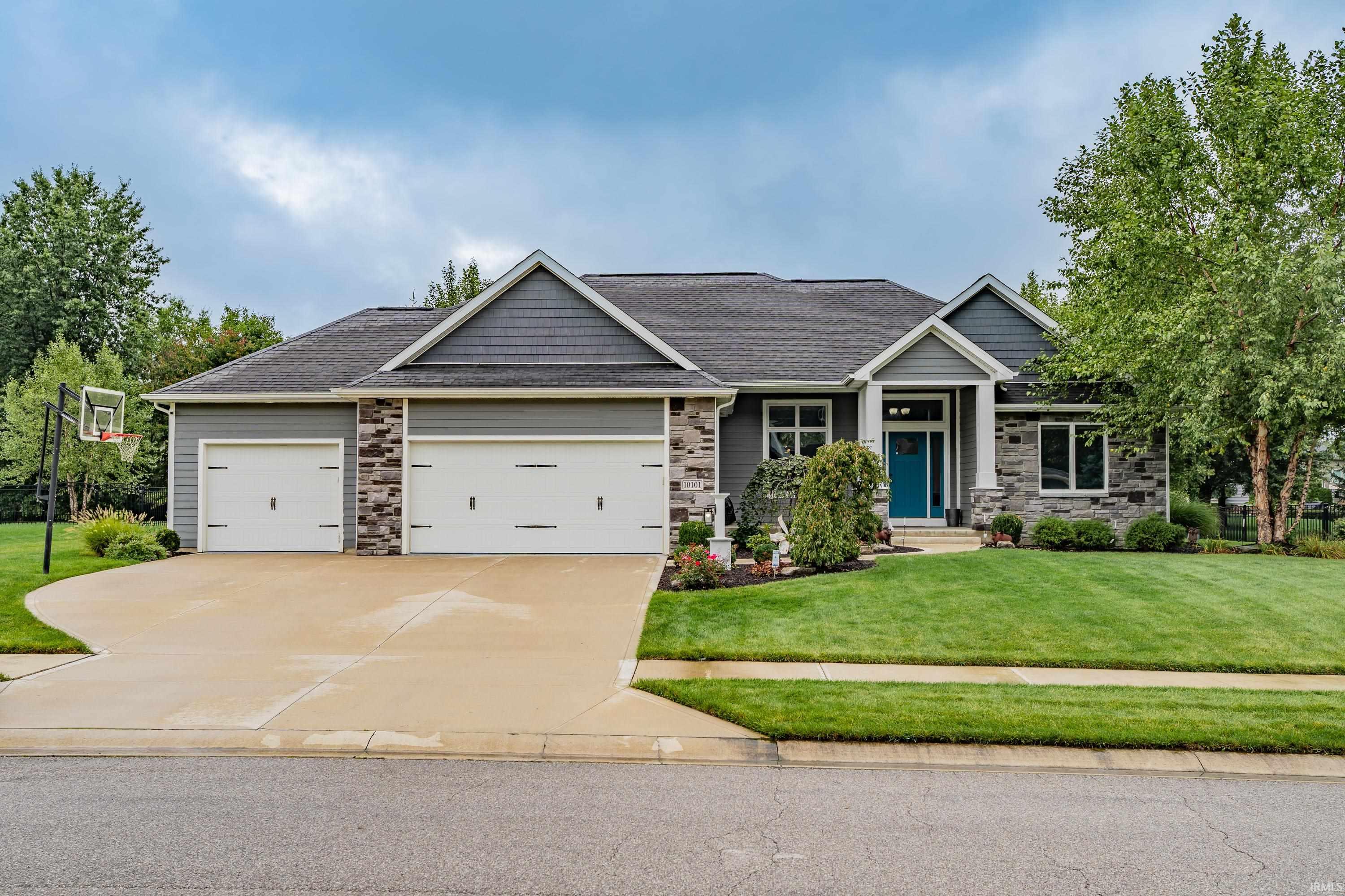 10101 Foxwood Passage