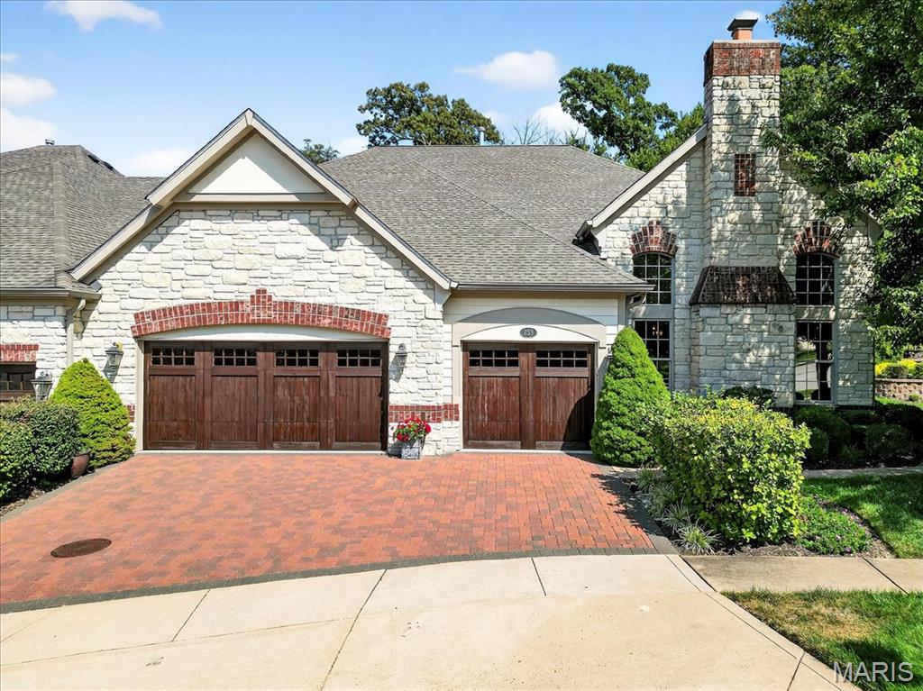 258 Meadowbrook Country Club Estate