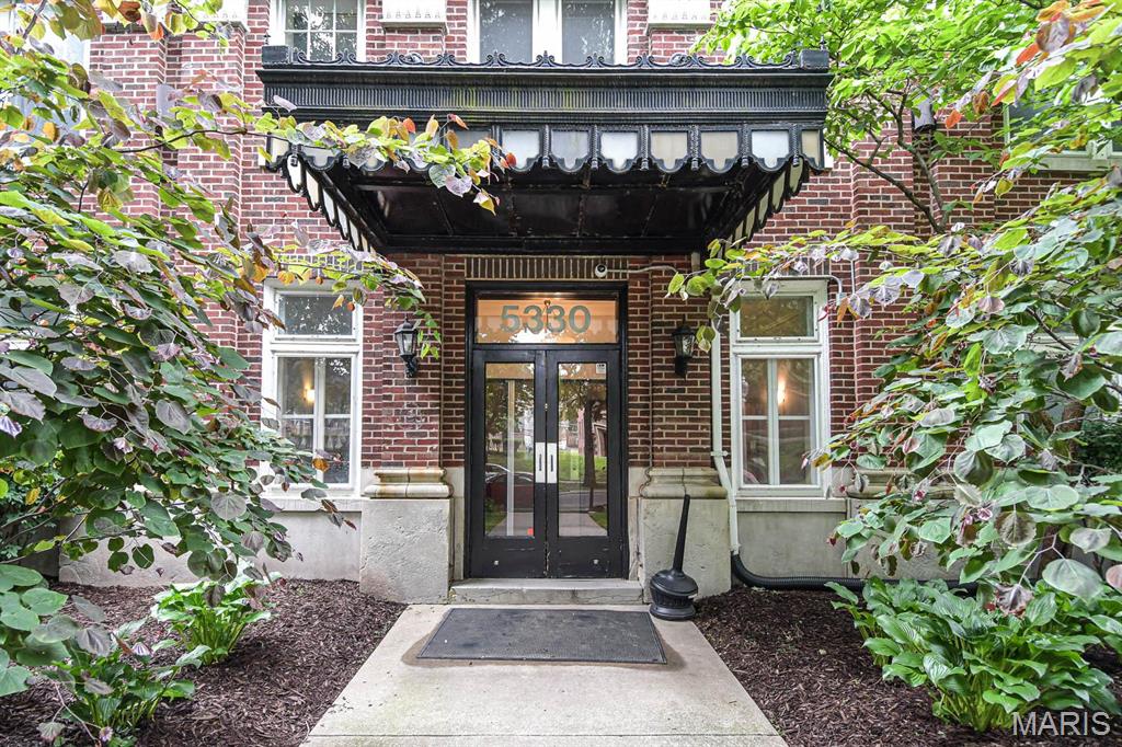 5330 Pershing Avenue Unit: 106