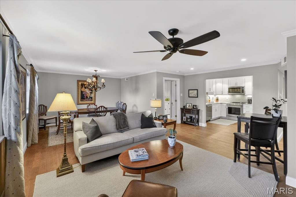 4355 Maryland Avenue Unit: 319