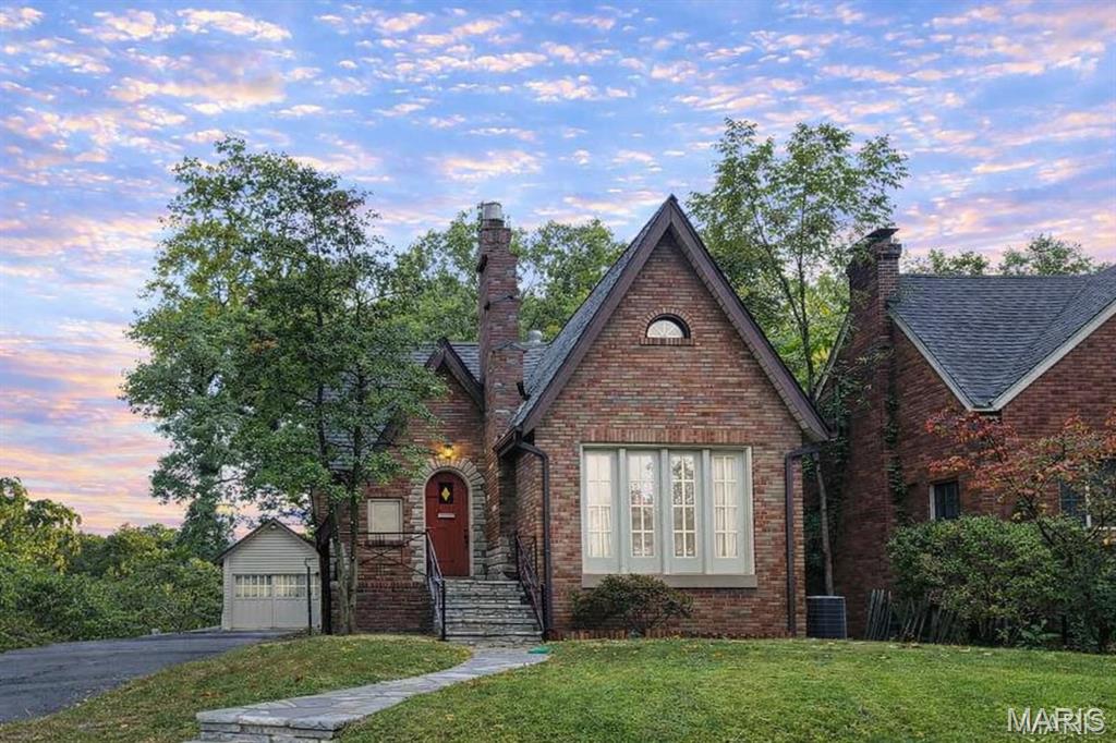 2471 Northland Avenue