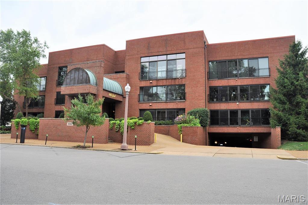 4540 Laclede Avenue Unit: 304