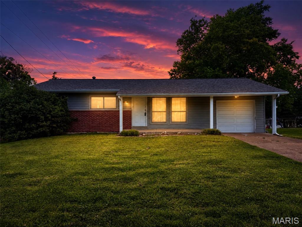 927 Flair Court