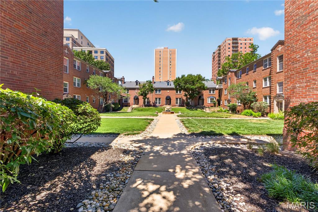 827 Westwood Drive Unit: 2E
