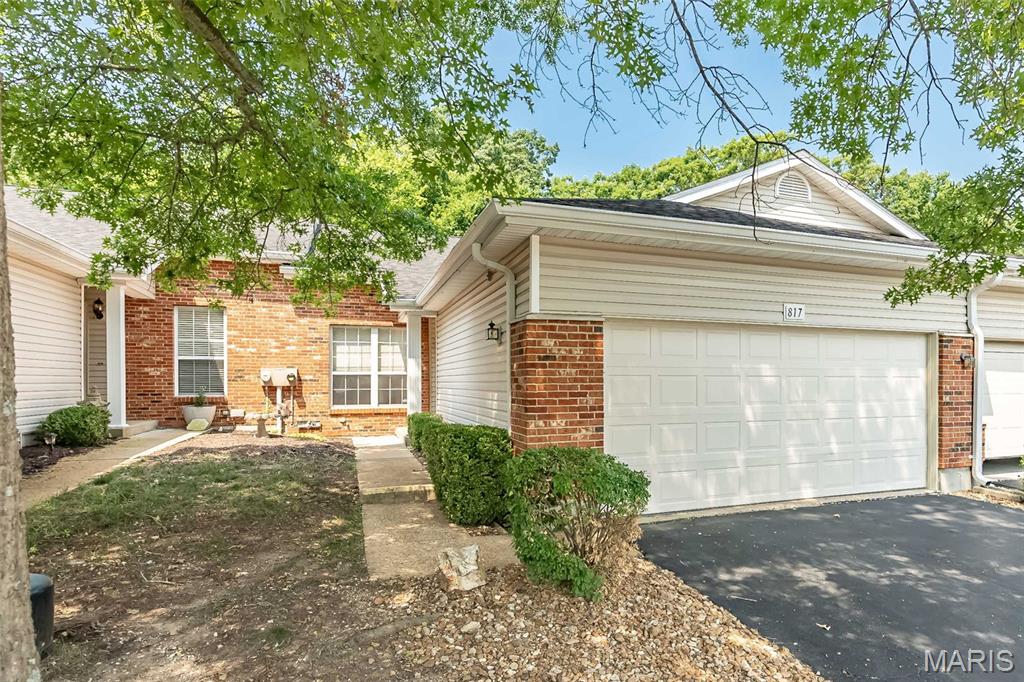 817 Woodside Trails Drive
