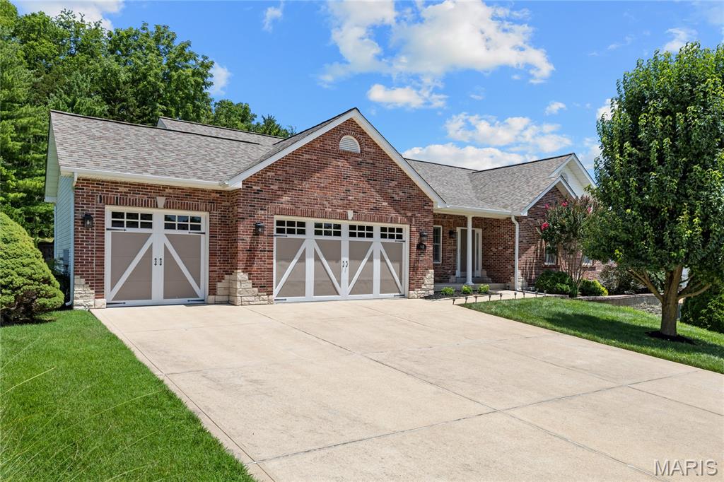 945 Huntington Chase Drive
