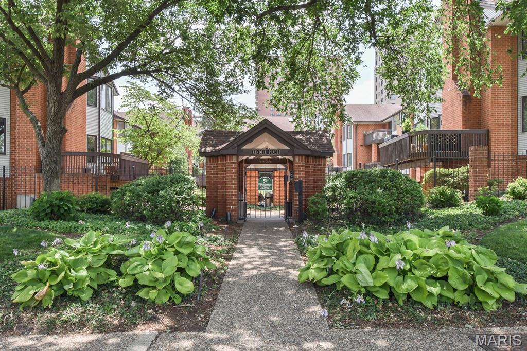 4444 Lindell Boulevard Unit: 7