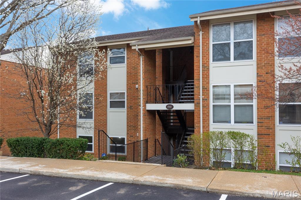 1968 Greenglen Drive Unit 101
