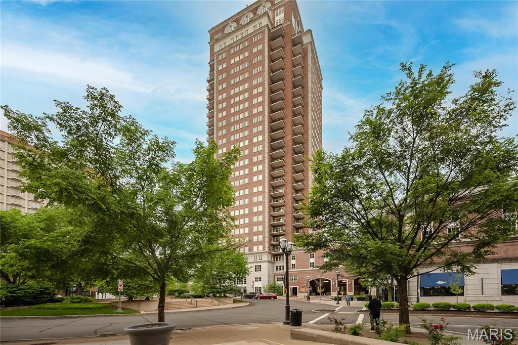 150 Carondelet Plaza Unit 403