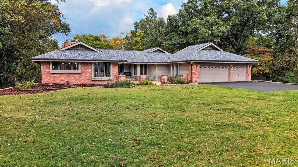 56 Chesterfield Lakes Road