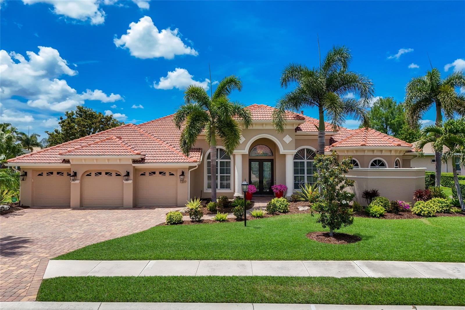 7207 ASHLAND GLN