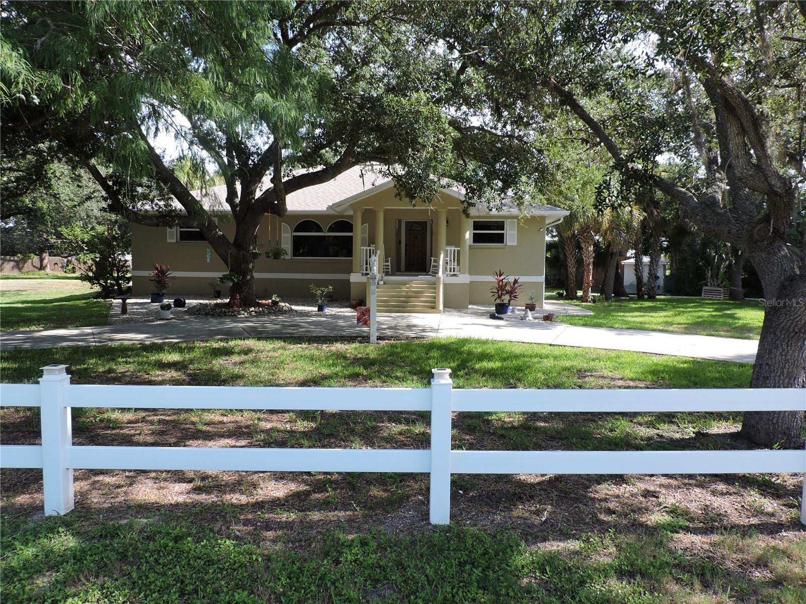 905 Colonial Rd