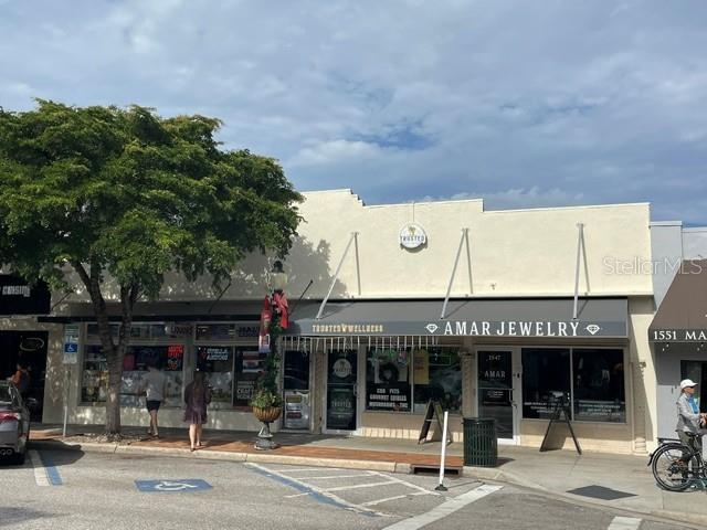 1547 MAIN ST