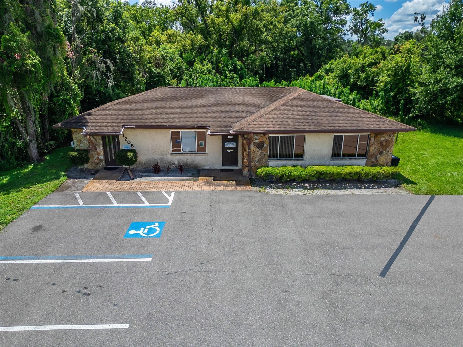 1205 W Baker St, Plant City, FL 33563