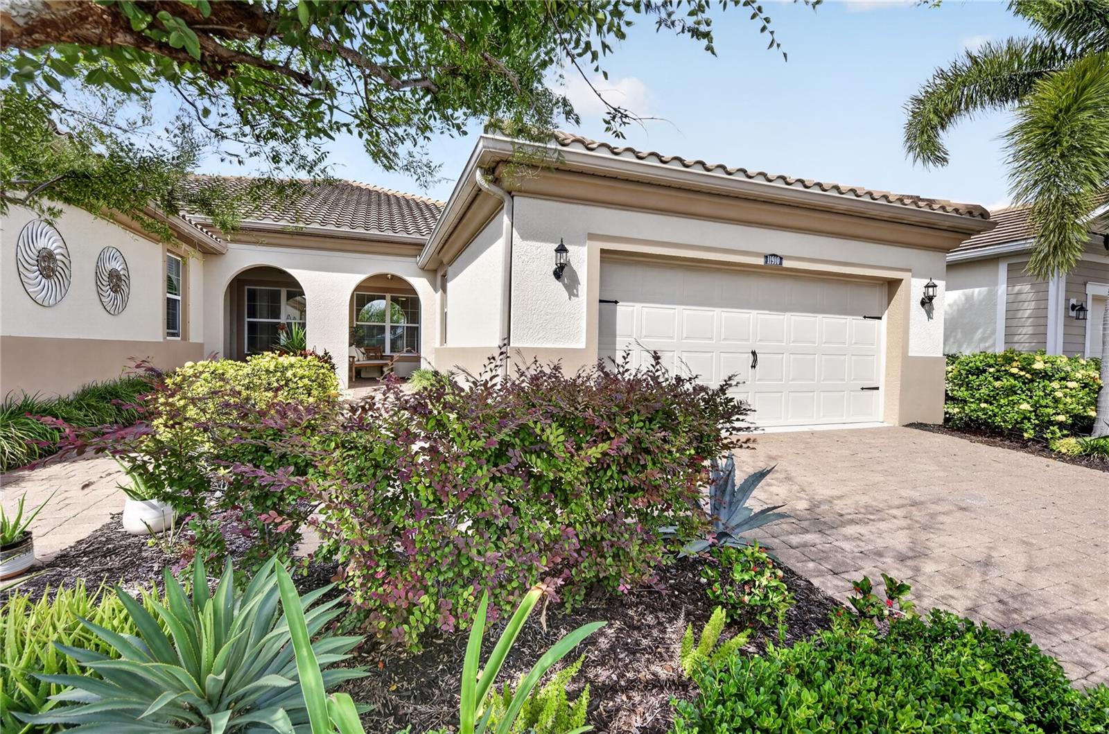 11910 Tapestry Ln