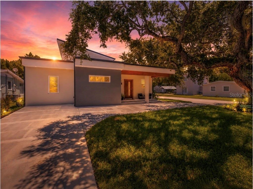 3211 SAXON DR