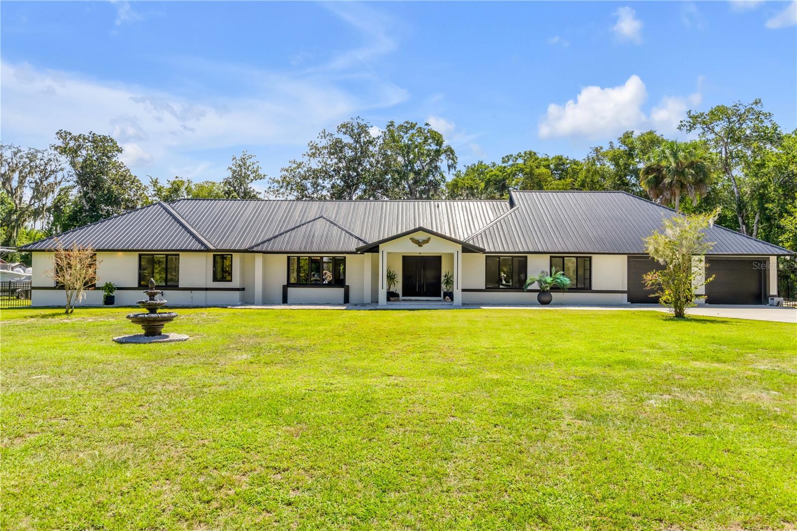 6223 DONNA CIR