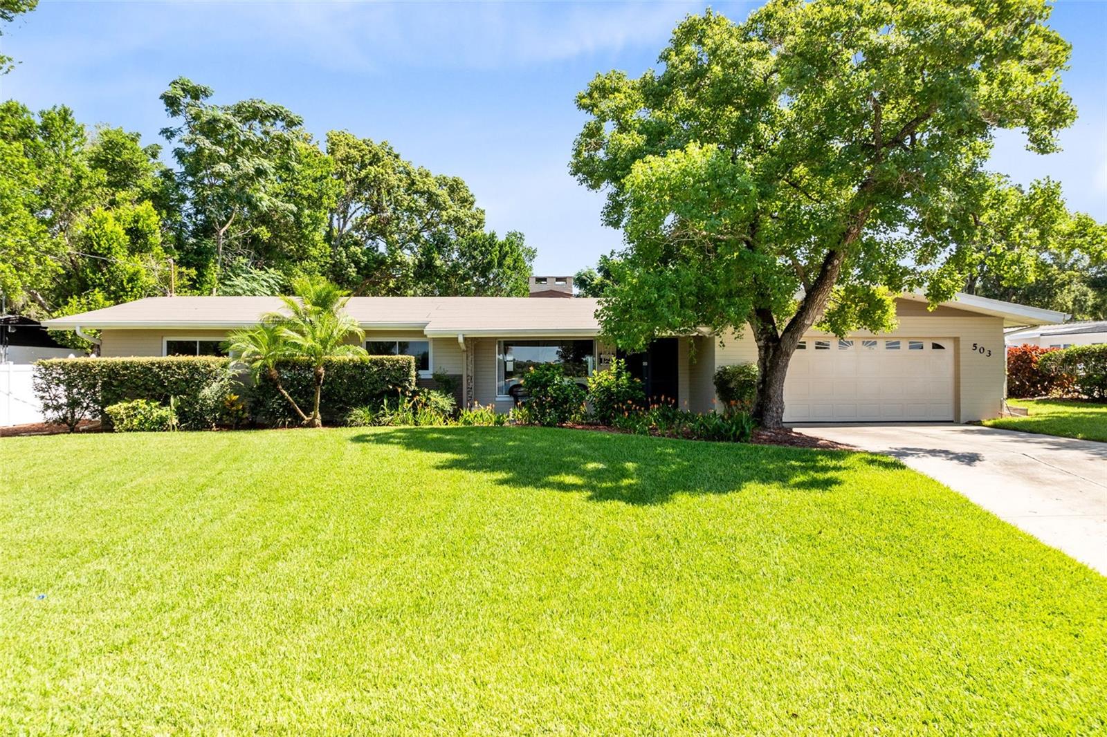 503 LAKE SHORE DR