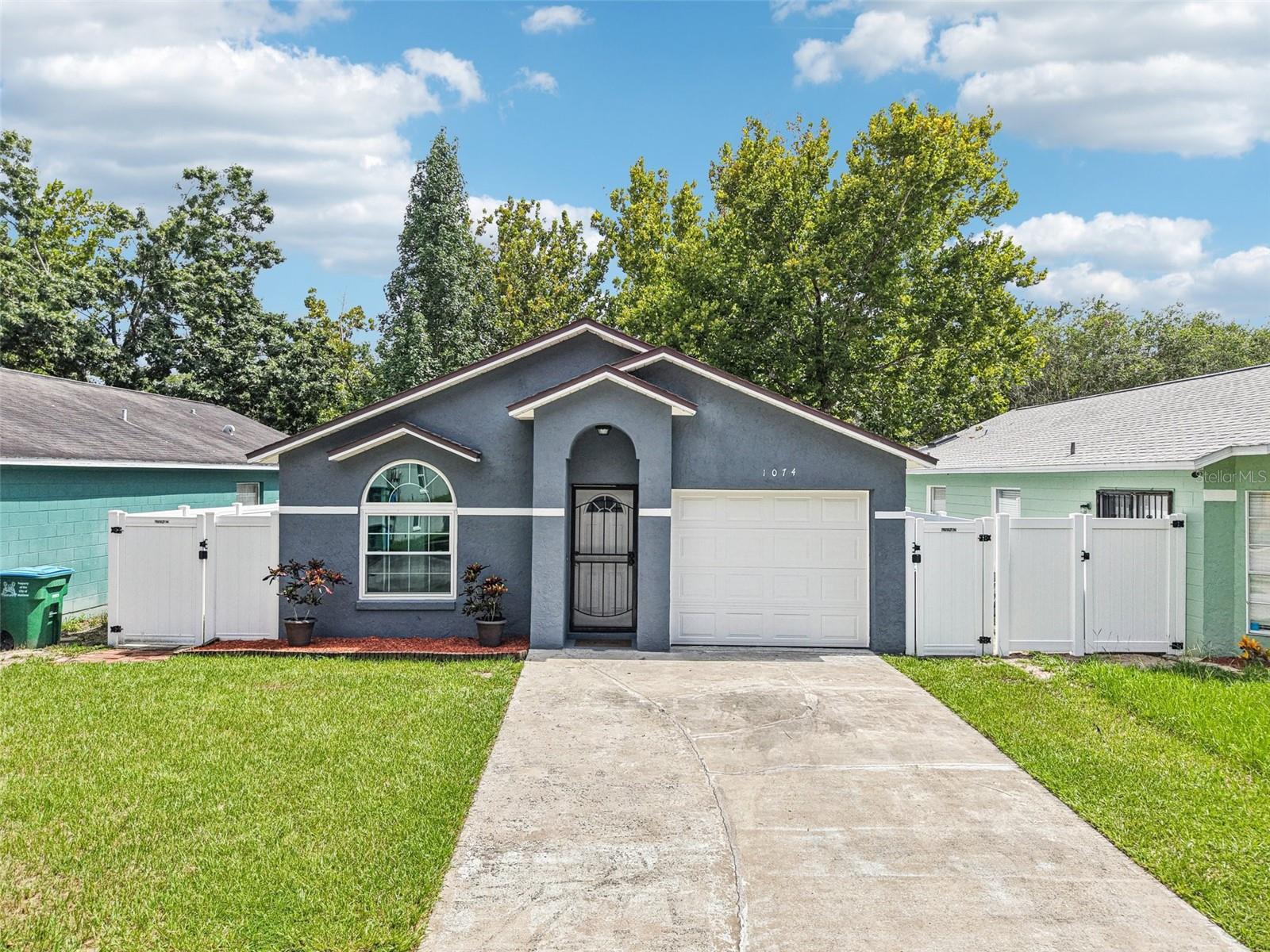 1074 HAMLET DR