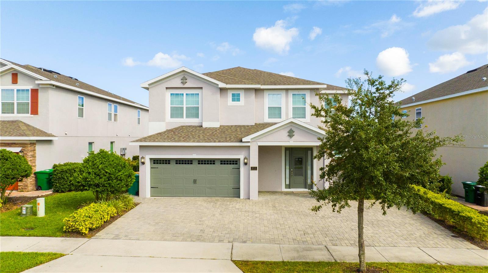 211 FALLS DR