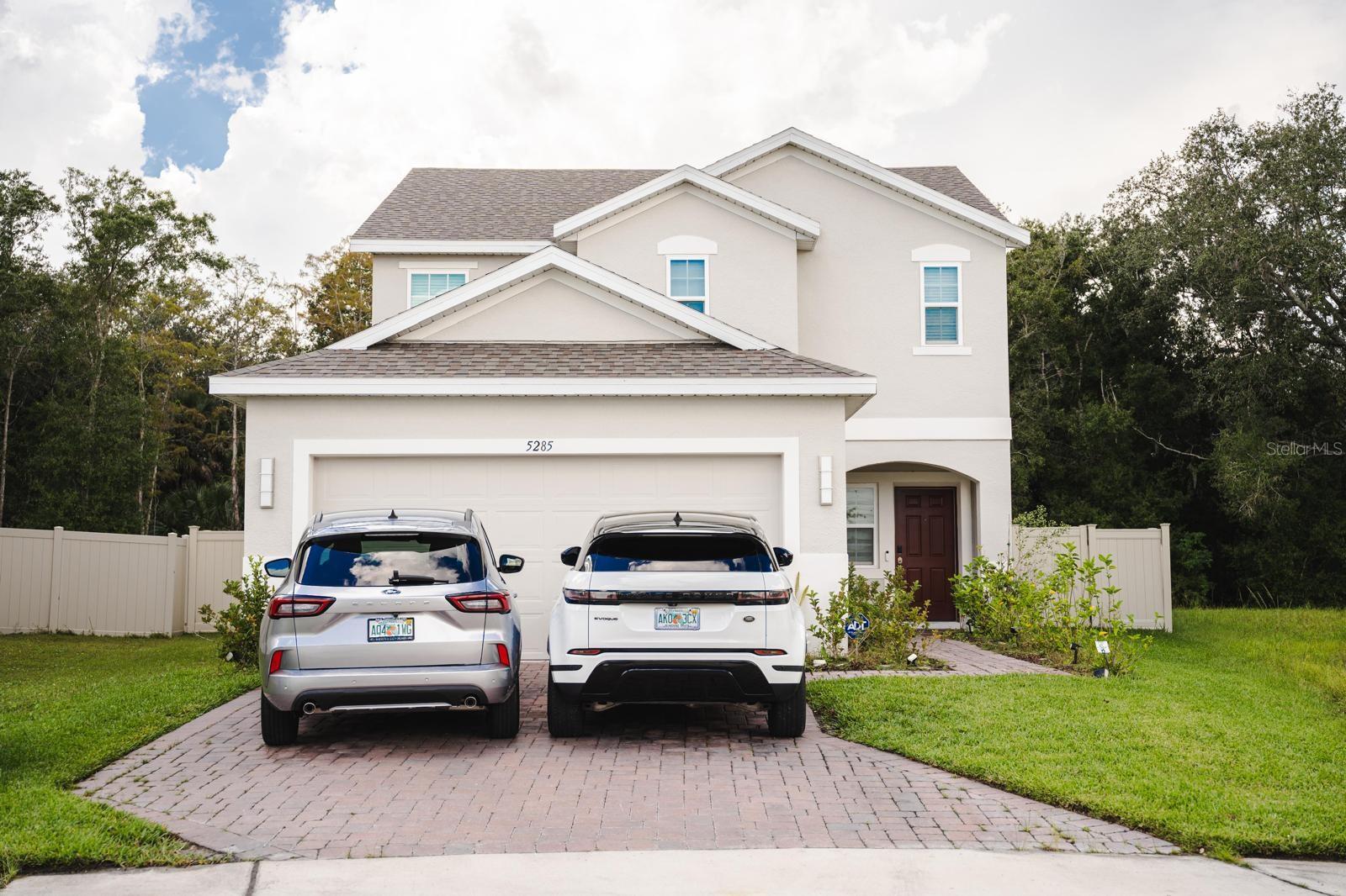 5285 ROYAL POINT AVE