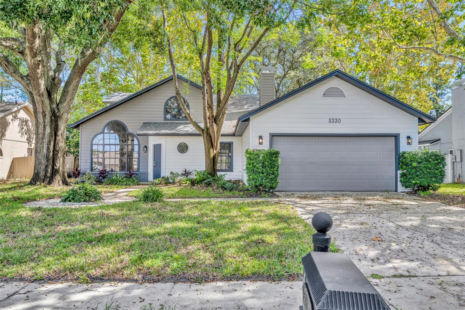 5330 N LAKE BURKETT LN