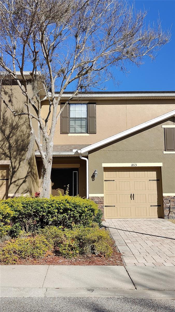 1815 COVENT GARDEN LN