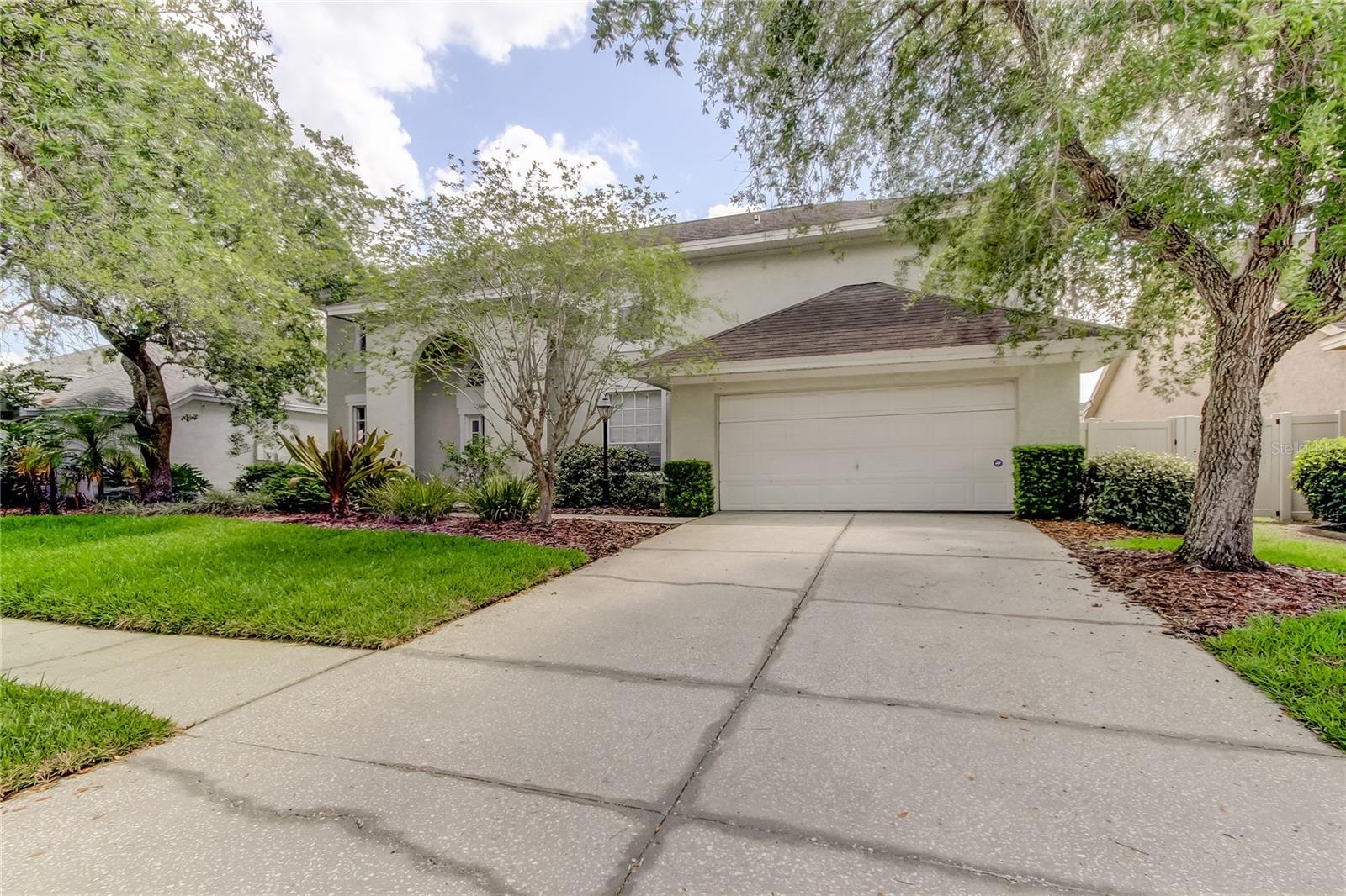 9401 WOODBAY DR