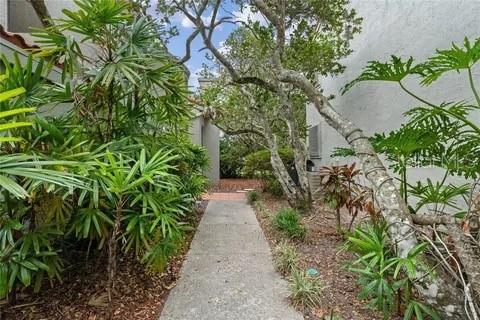 1000 WINDERLEY PL #5