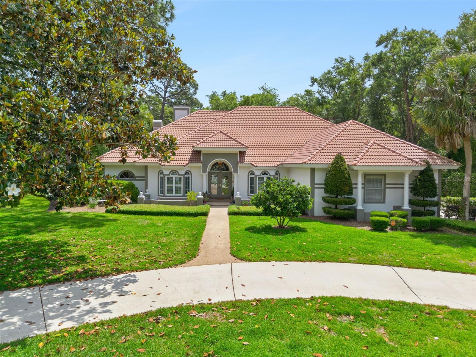628 E CLUB CIR