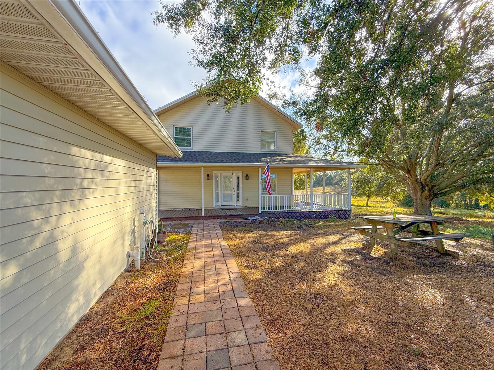 2827 SANCTUARY LN
