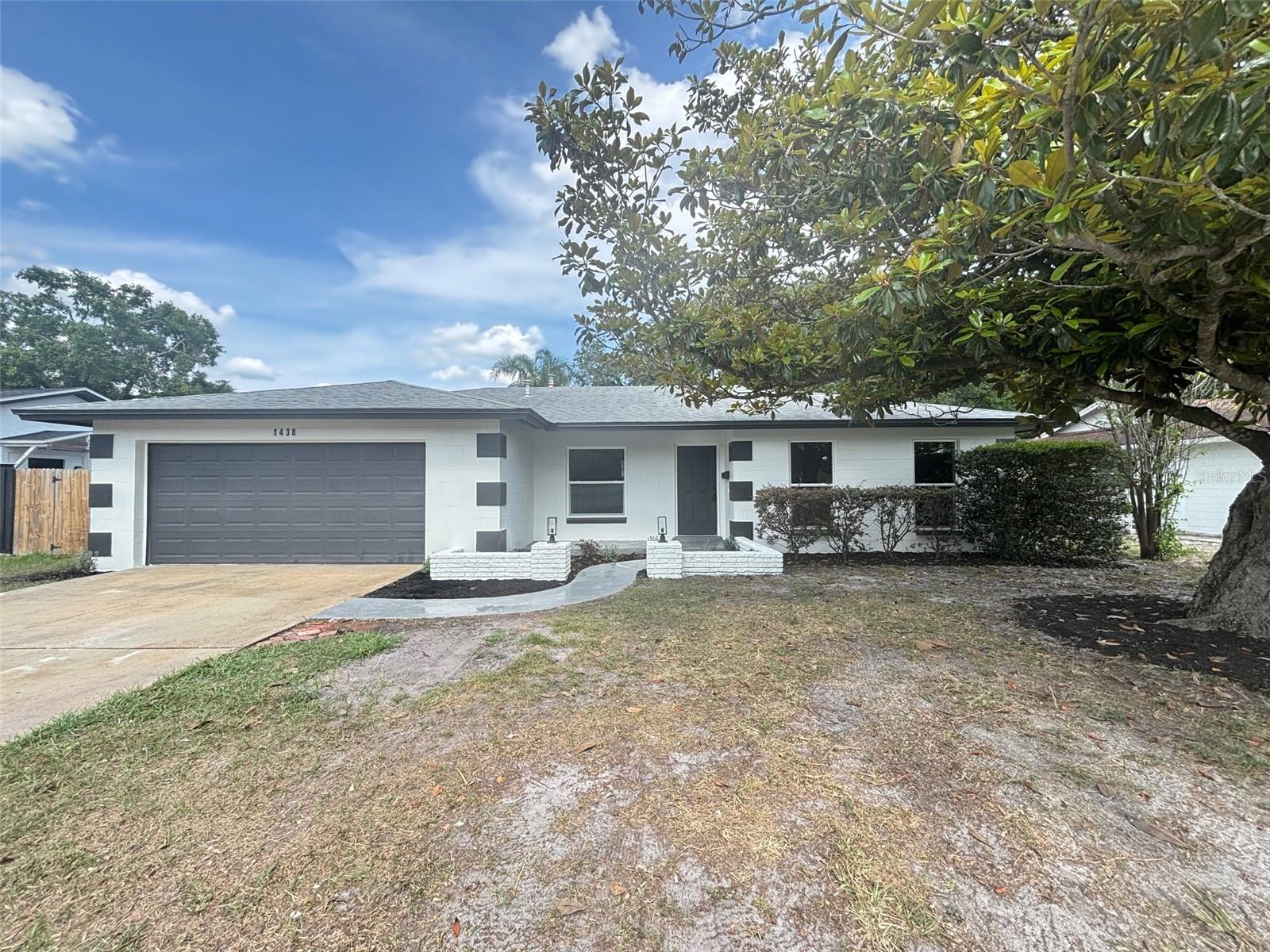 1438 TIERRA CIR