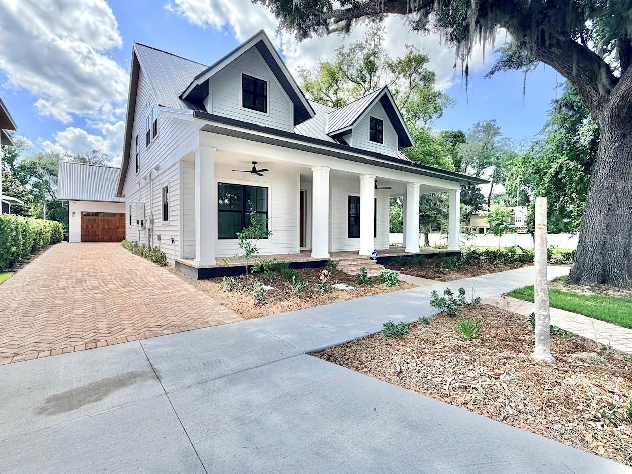 709 GARDEN WEST TER