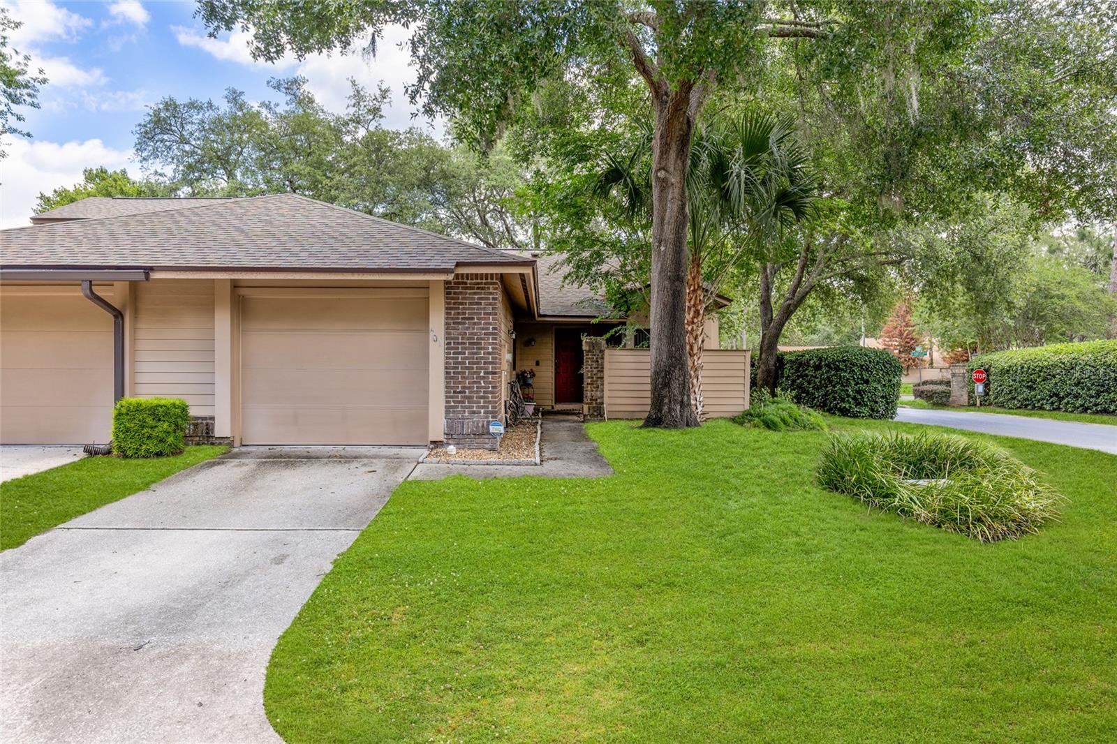 601 ALBANY CT