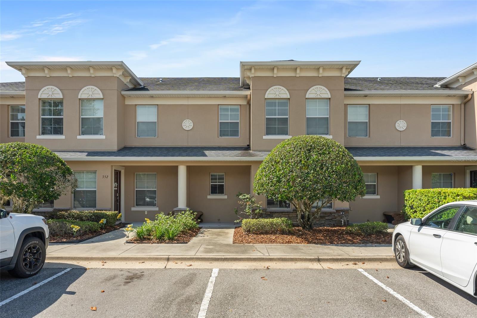 348 CARINA CIR