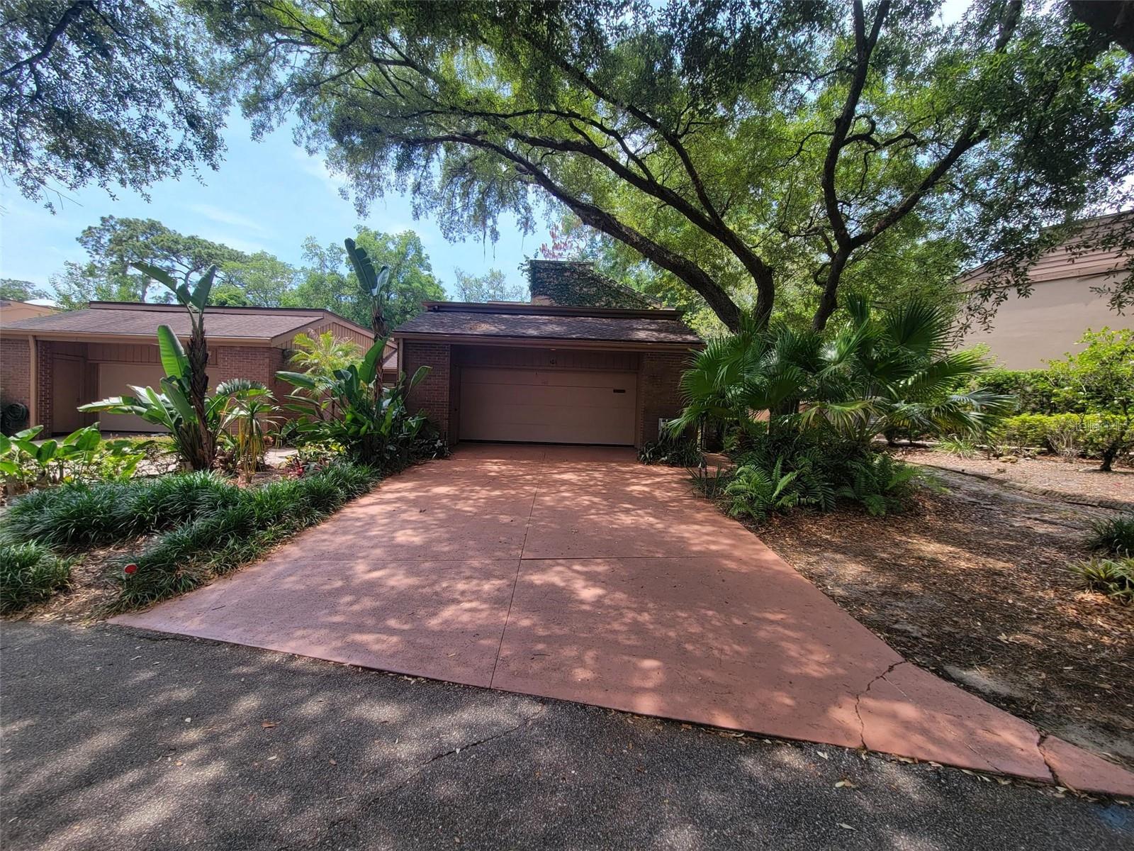 101 CEDAR POINT LN