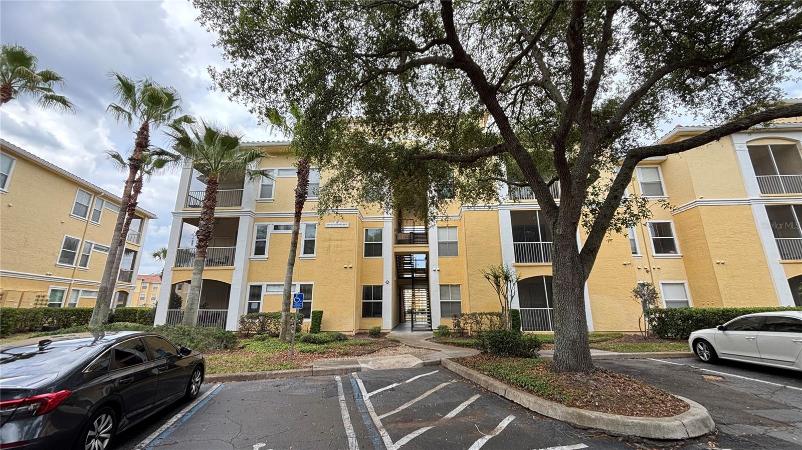 1325 LAKE SHADOW CIR #12104