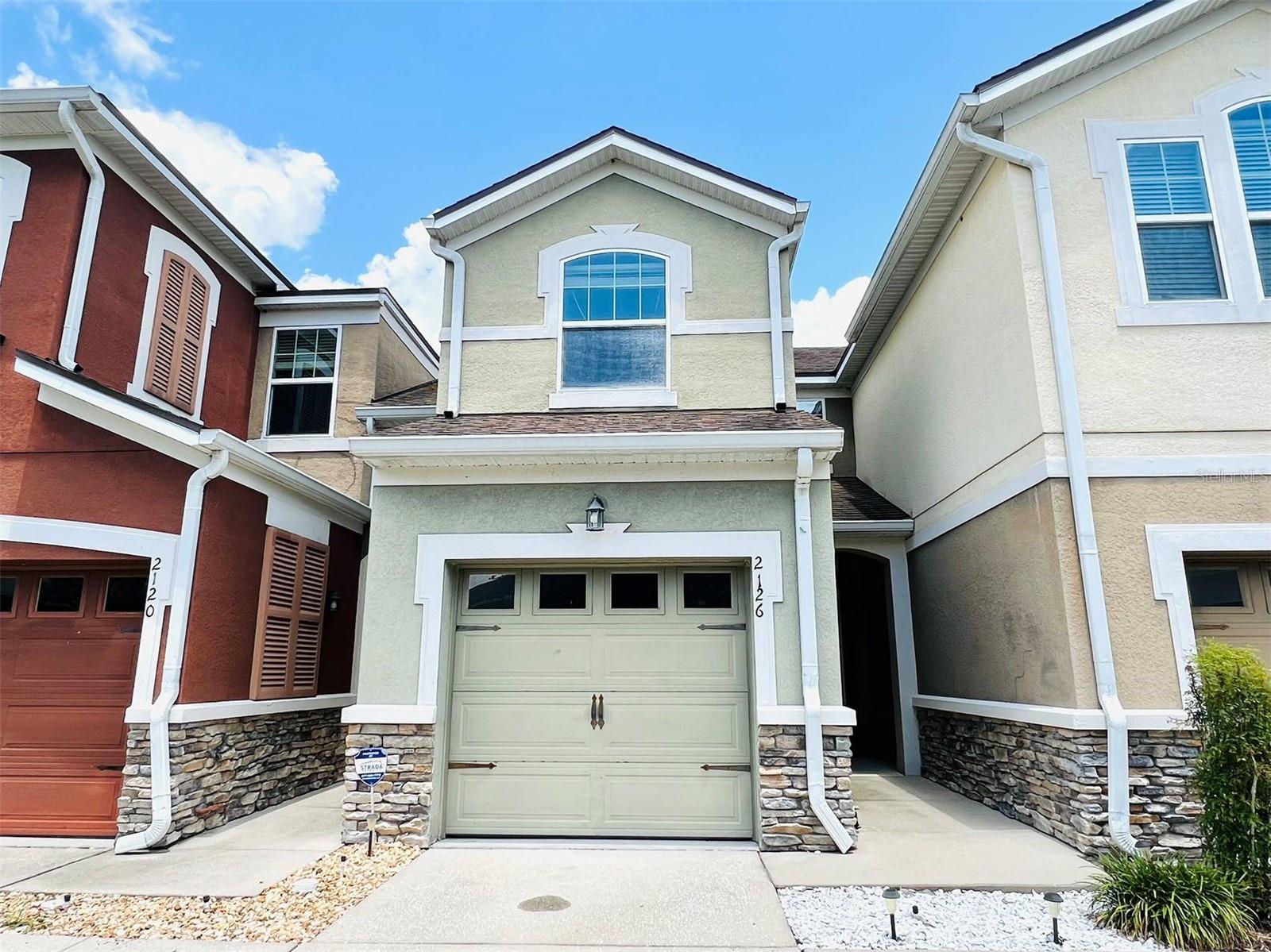2126 ROOKERY LN