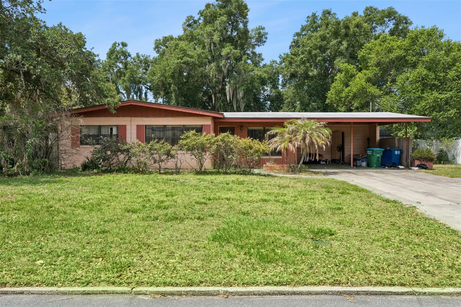 2142 BLOSSOM LN