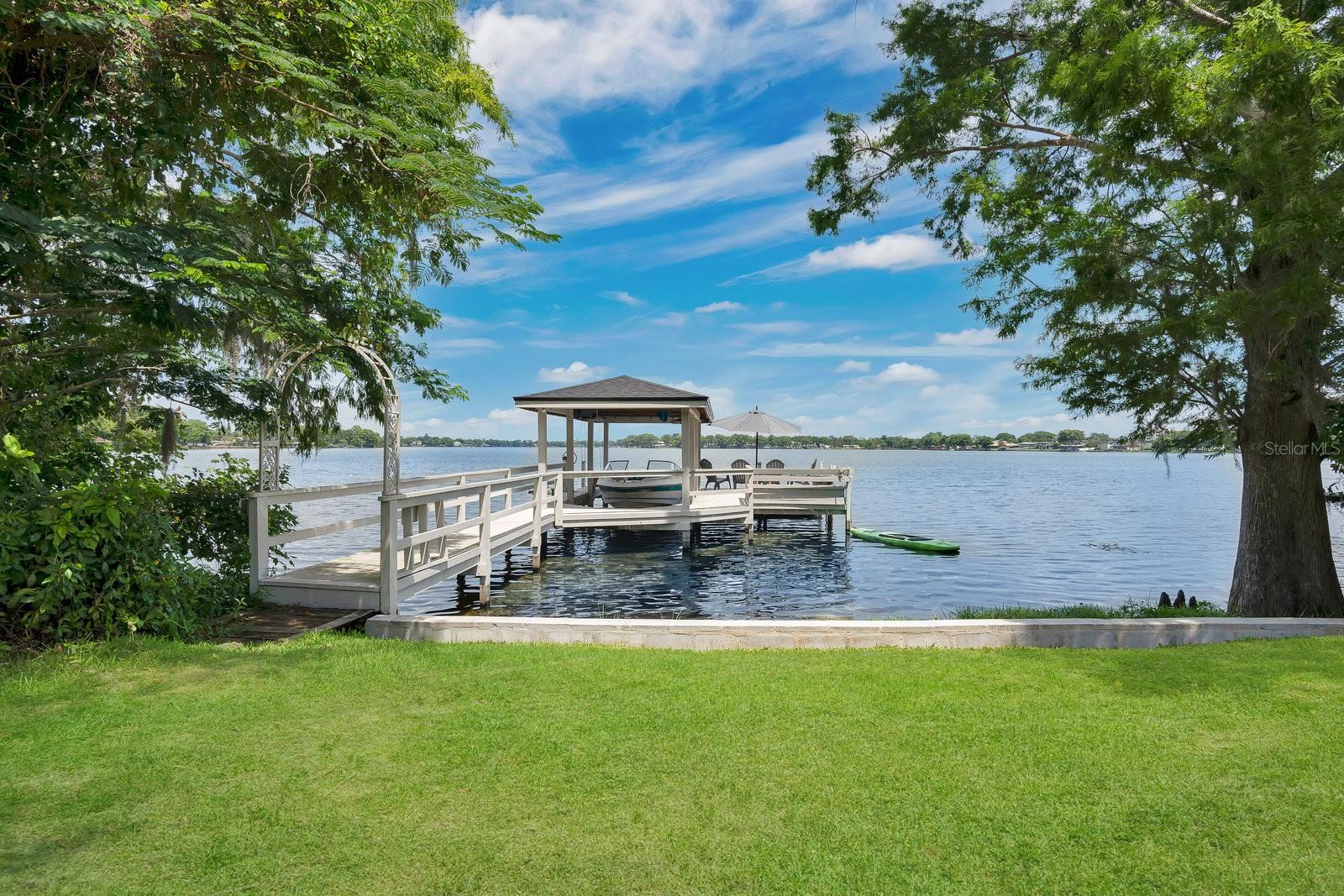 300 KILLARNEY DR
