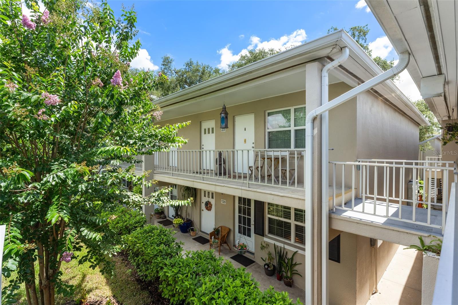 2500 LEE RD #220