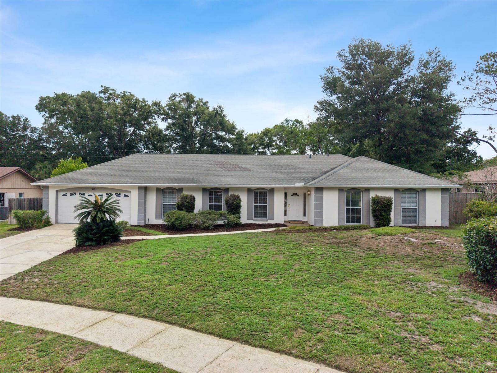 309 HICKORY DR