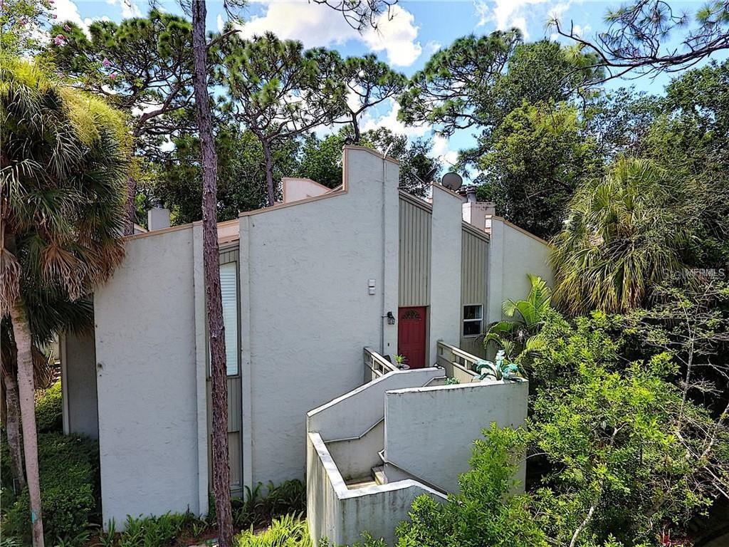 205 FAIRWAY DR