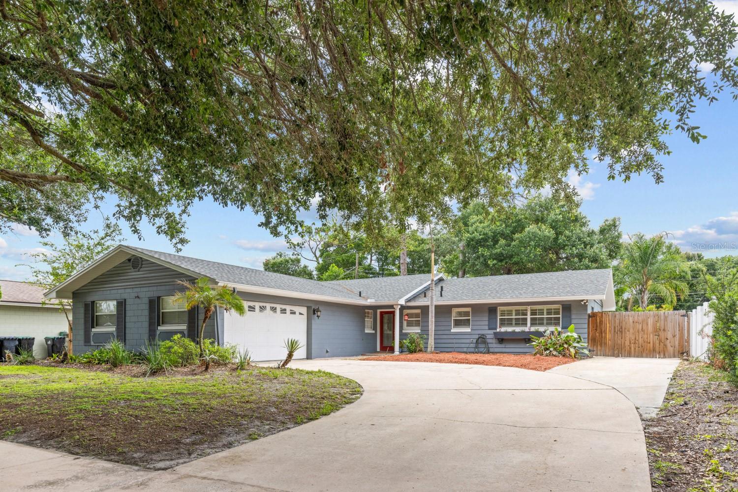 528 SAINT DUNSTAN WAY