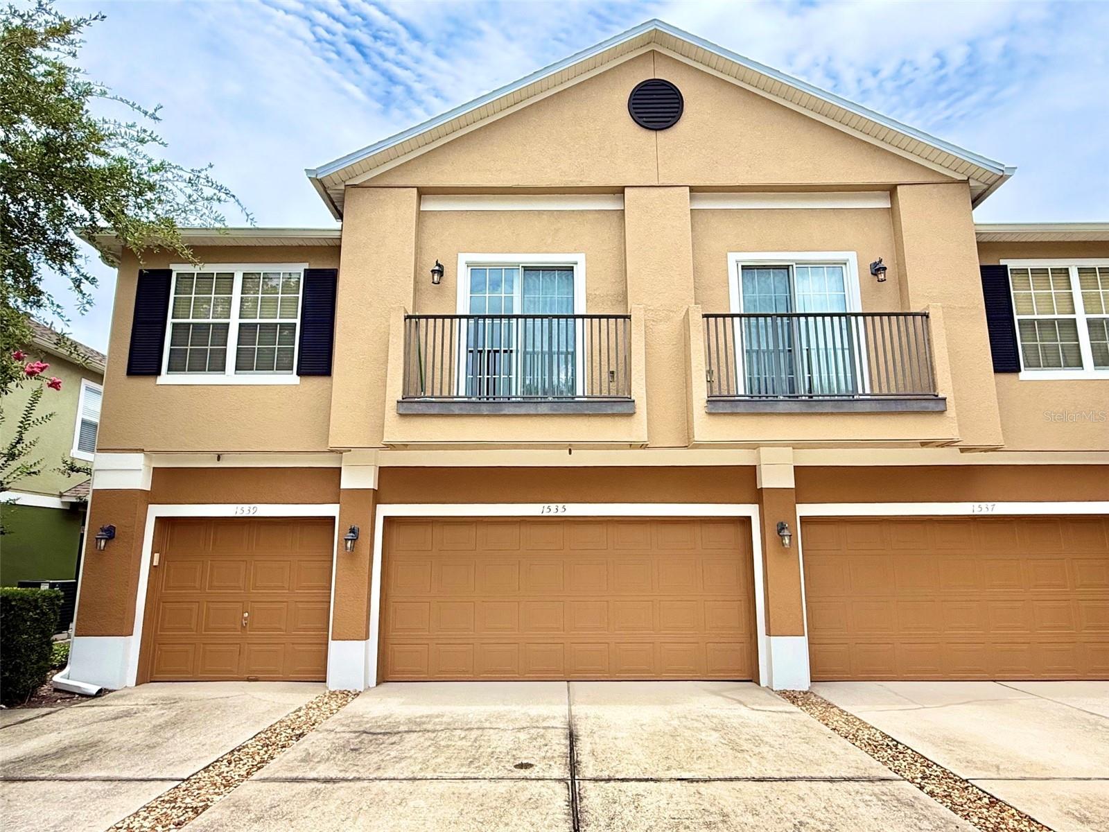 1535 BROKEN OAK DR #37B