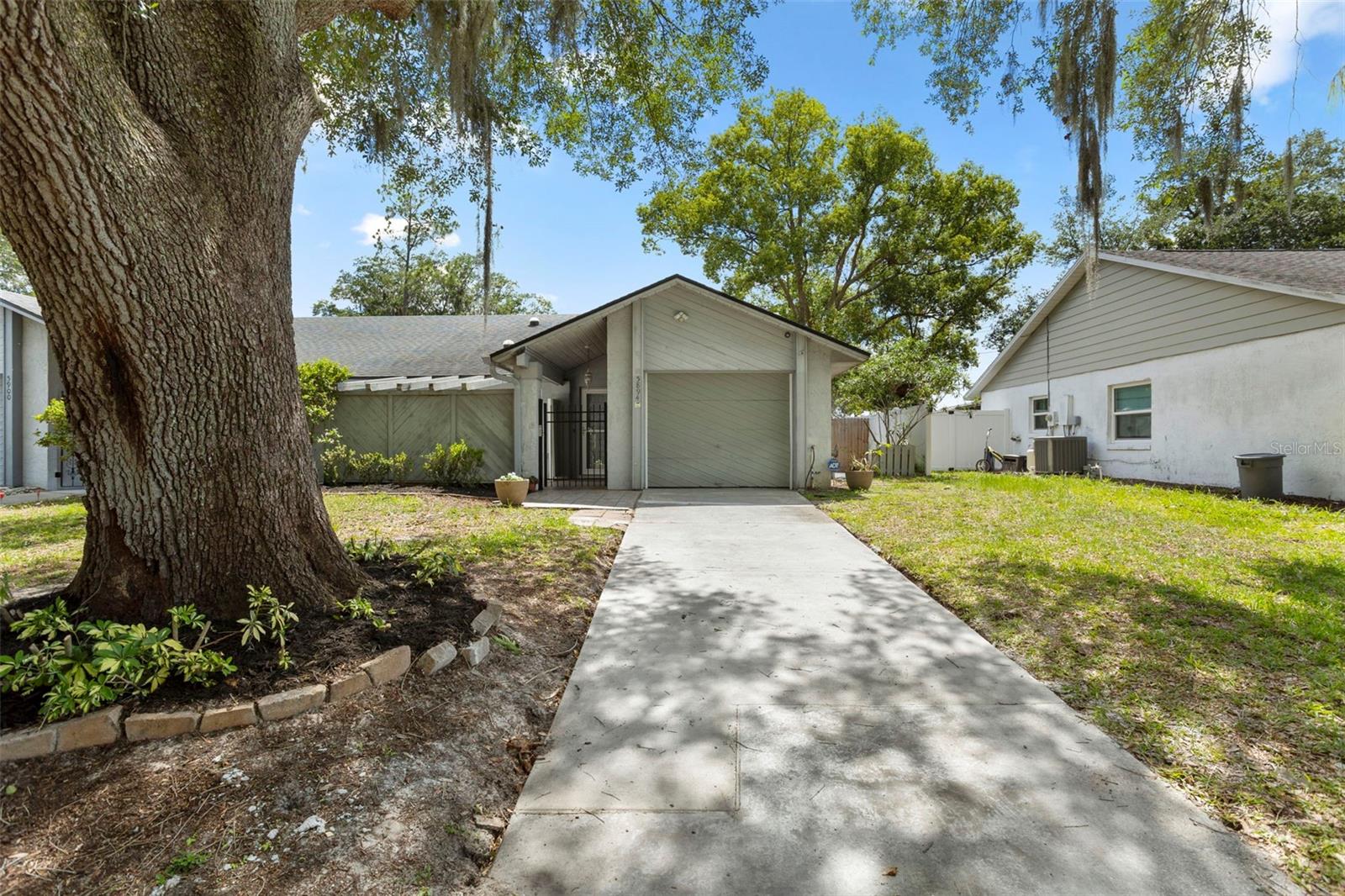 5894 SHALE CT