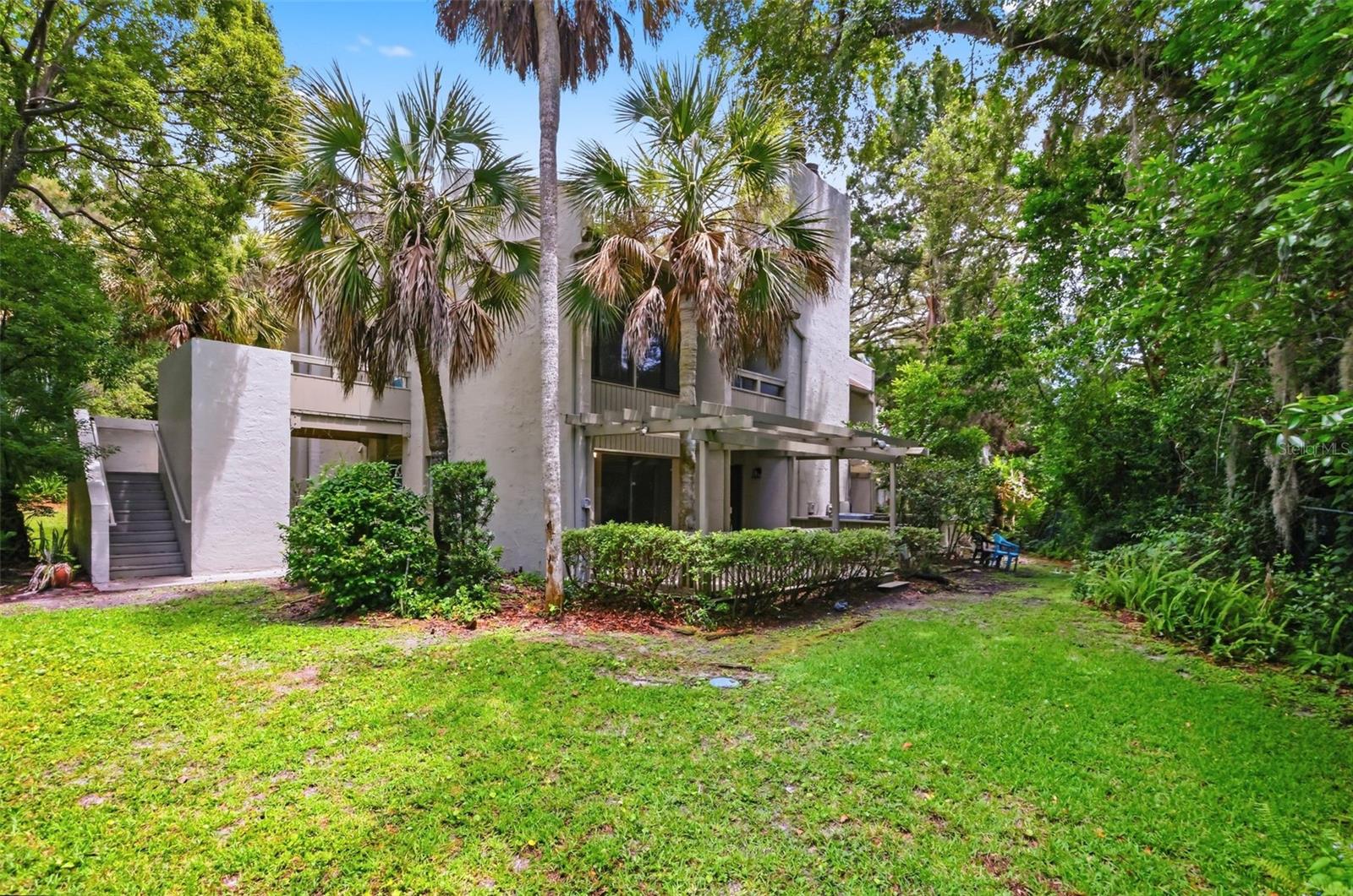 100 FAIRWAY DR #100